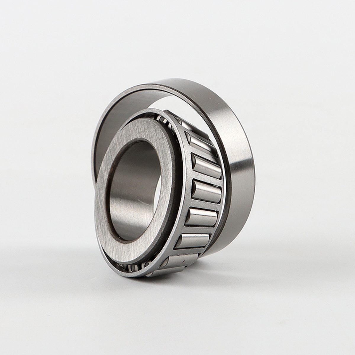 High Quality Tapered Roller Bearing P0 Precision for Trucks - Image 3