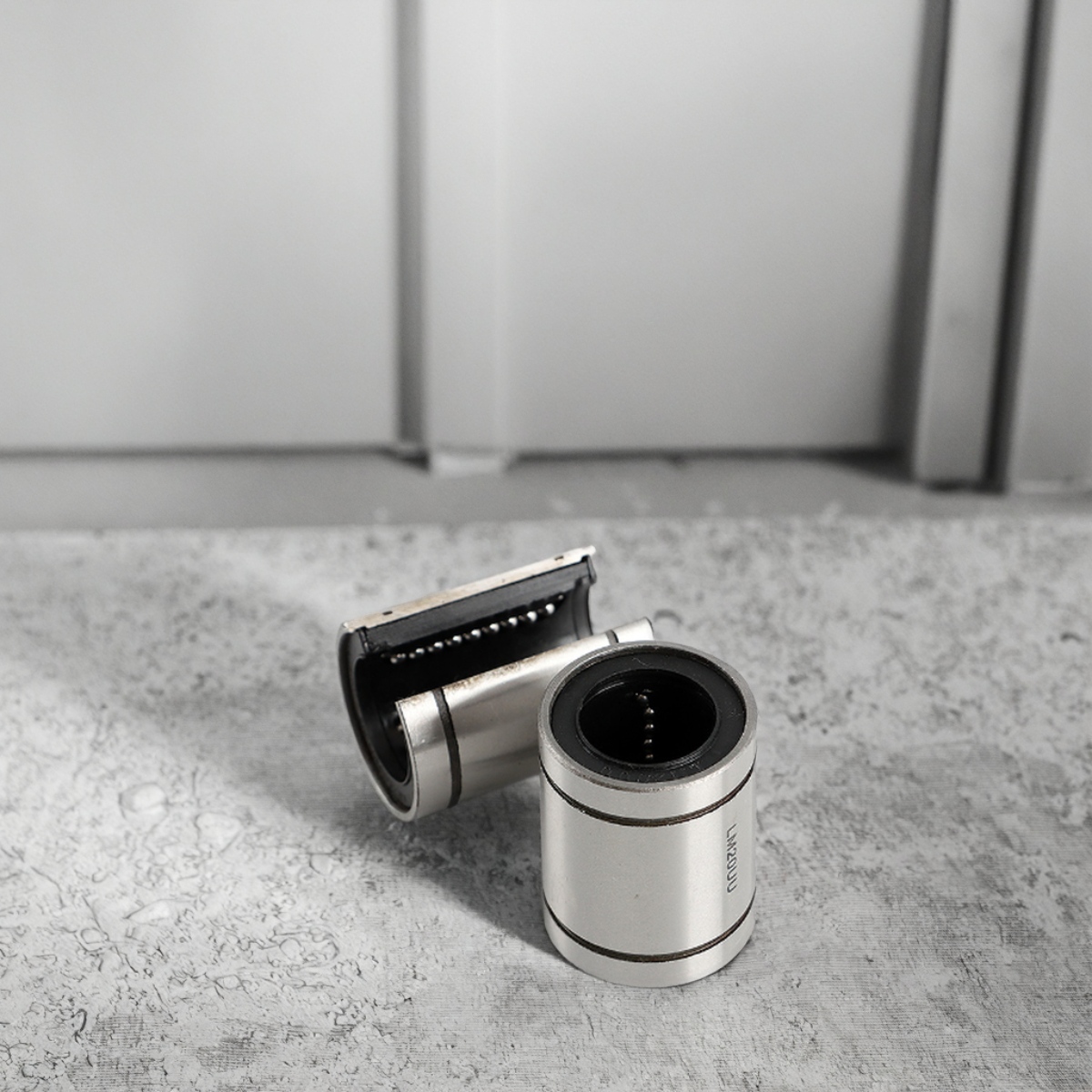 P6 Straight Line Bearings